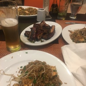 arroz con camarones , cosyillas con sal y pimienta