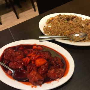 puerco agridulce y arroz tradicional