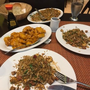 pollo a la miel y arroz tradicional