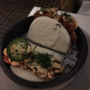 rockshrimp bun! nuestro favorito!