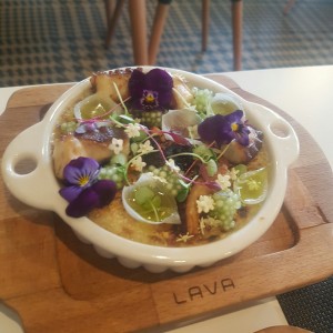 Pulpo y tapioca