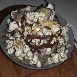 Postre de oreo con popcorn