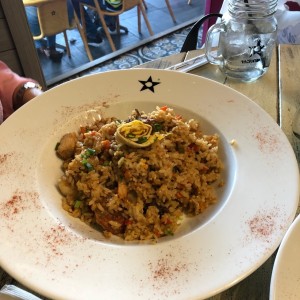 Imprescindibles arroces - Yakimeshi mixto. un plato que no puedes dejar de probar.