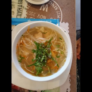 Sopa de pollo