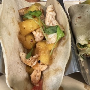 TACOS DE POLLO TROPICAL