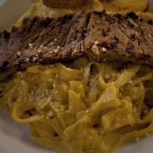 Fetuccini con res a la plancha 