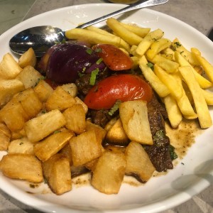 PLATOS PRINCIPALES - Lomo Saltado