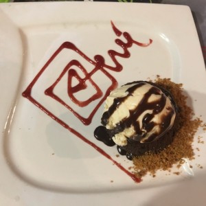 torta de chocolate con helado