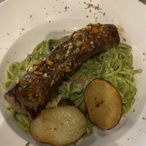 TALLARIN VERDE CON CHURRASCO