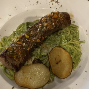 TALLARINES VERDE CON CHURRASCO
