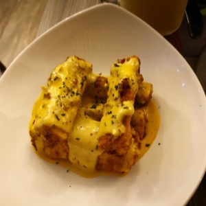 Yuca frita a la huaincaina
