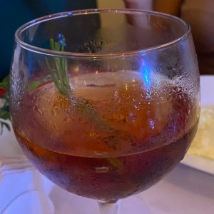 gin tonic de la casa