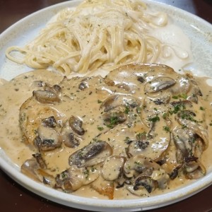 Pechuga de Pollo Al Funghi