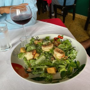 Caesar con langostinos