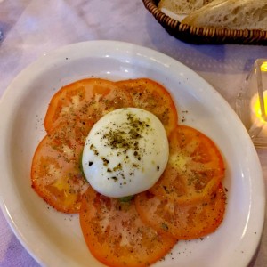Burrata caprese