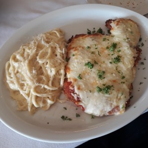 Pollo a la parmesana.