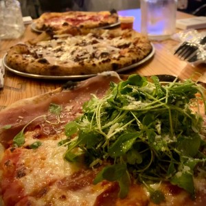 PIZZA ROJAS - YEYESITA