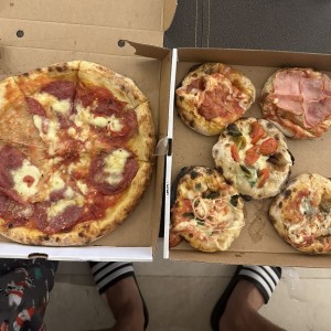 5 mini pizzas