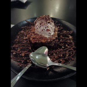 POSTRES - BROWNIE HELLO DOLLY