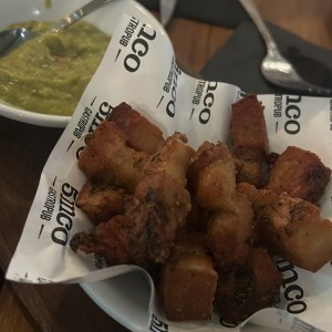 ENTRADAS - CHICHARRONES