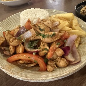 Lomo Saltado de Pollo