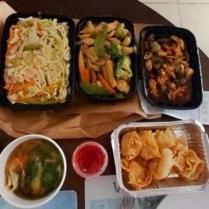 TAU SI DE POLLO, WANTON RELLENO, SOPA WANTON