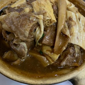 cacerola falda de res