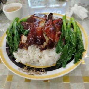 Pato asado con arroz 