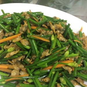 Cebollina china con almejitas
