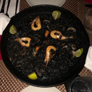 paella en tinta de calamar