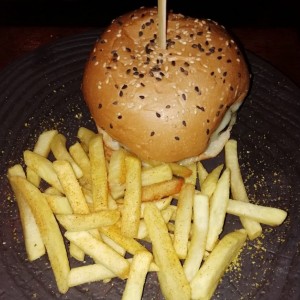 hamburguesa mano de tigre 