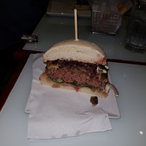 LA JUICY QUEEN DE HAMBURGUESIA EN EL BURGUER WEEK. BUENISIMA
