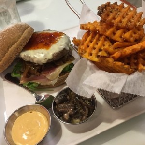 Le Clash (1/4 lb)