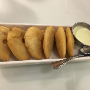 empanadas mixtas (pollo y carne)