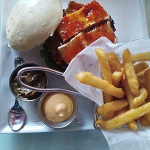 Le Clash (1/2 lb) con papas