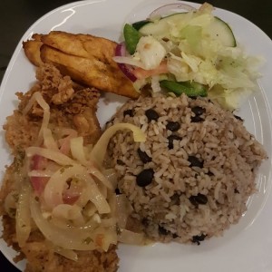 pescado apanado al escabeche con arroz y frijoles