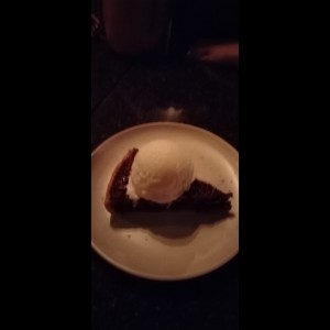 Pie de pecan con helado