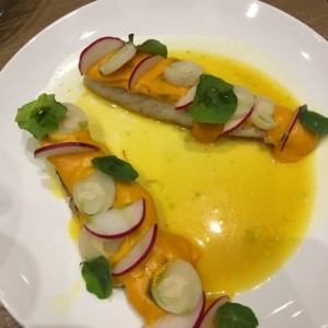 corvina en salsa azafran