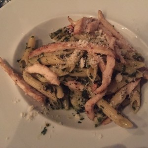 Penne al pesto con pollo