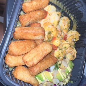Camarones a la ajillo con yuca
