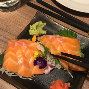 sashimi de salmon