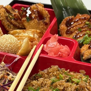Platos Fuertes - Arroz Yakimeshi