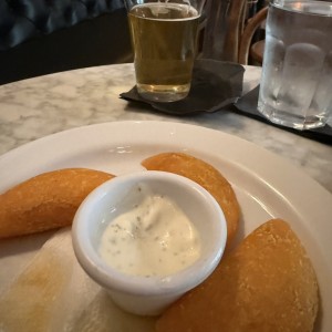 Entradas/Appetizers - Empanadas de Tasajo