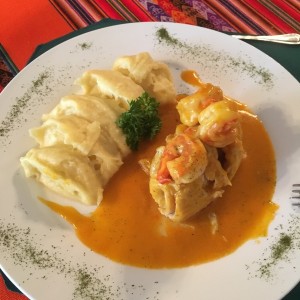 Corvina Rellena de Camarones