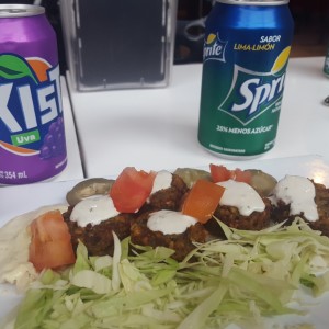 entrada: falafel