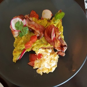 Tostada de avocado