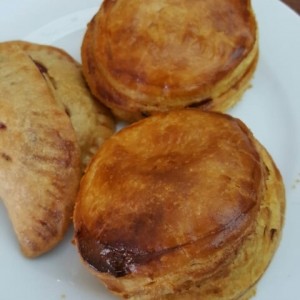pastelito de carne y plantinta