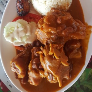 pata y rabito de puerco