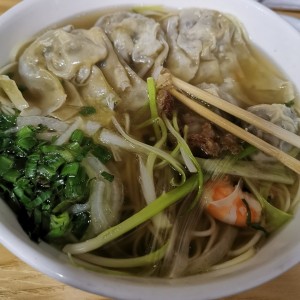 Sopa de wonton