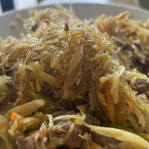 Fideos Transparentes Salteados con Res